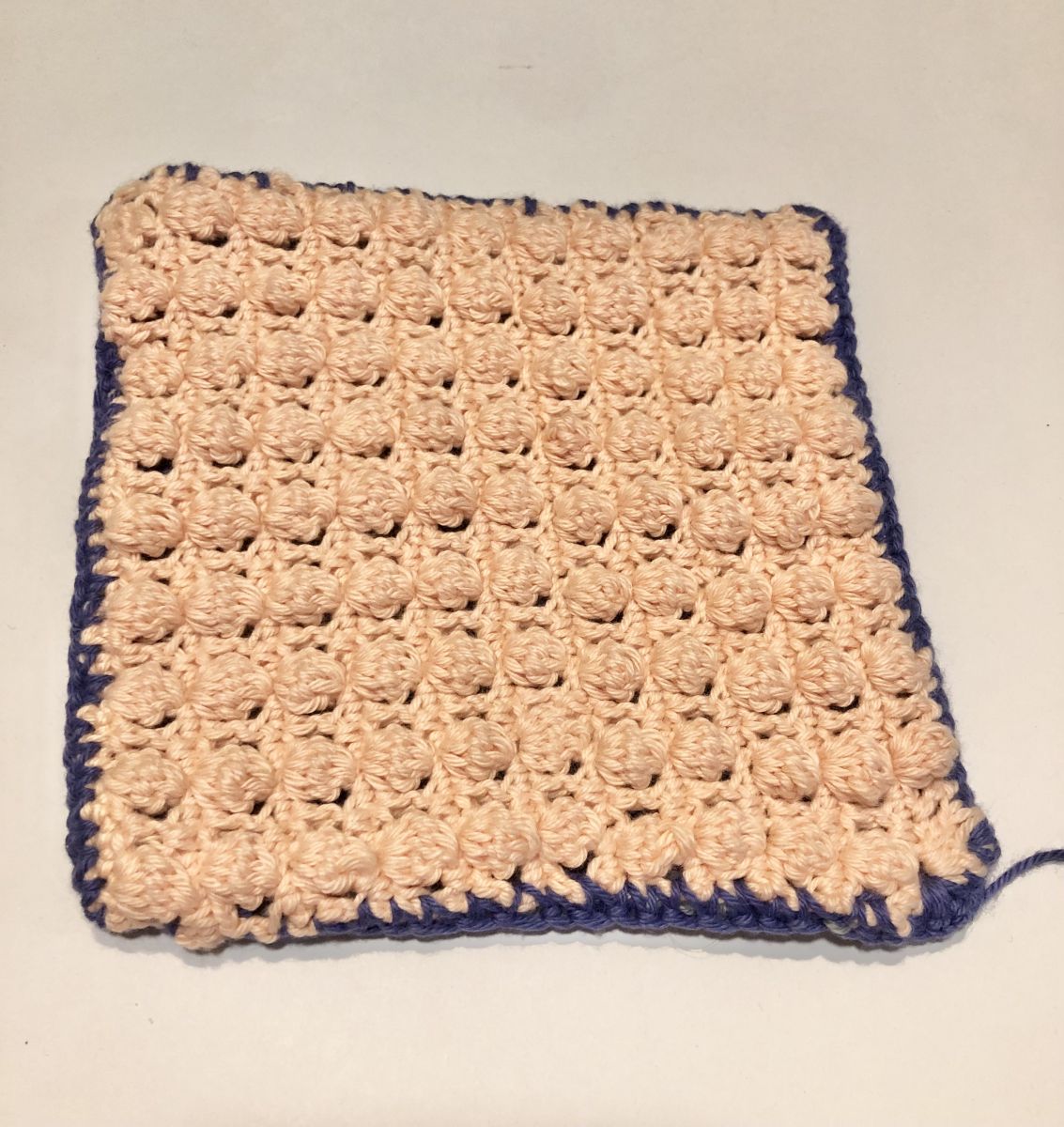 Blog-Inhaltsbild für 'Kostenlose Anleitung Hasen-Kuscheltuch'