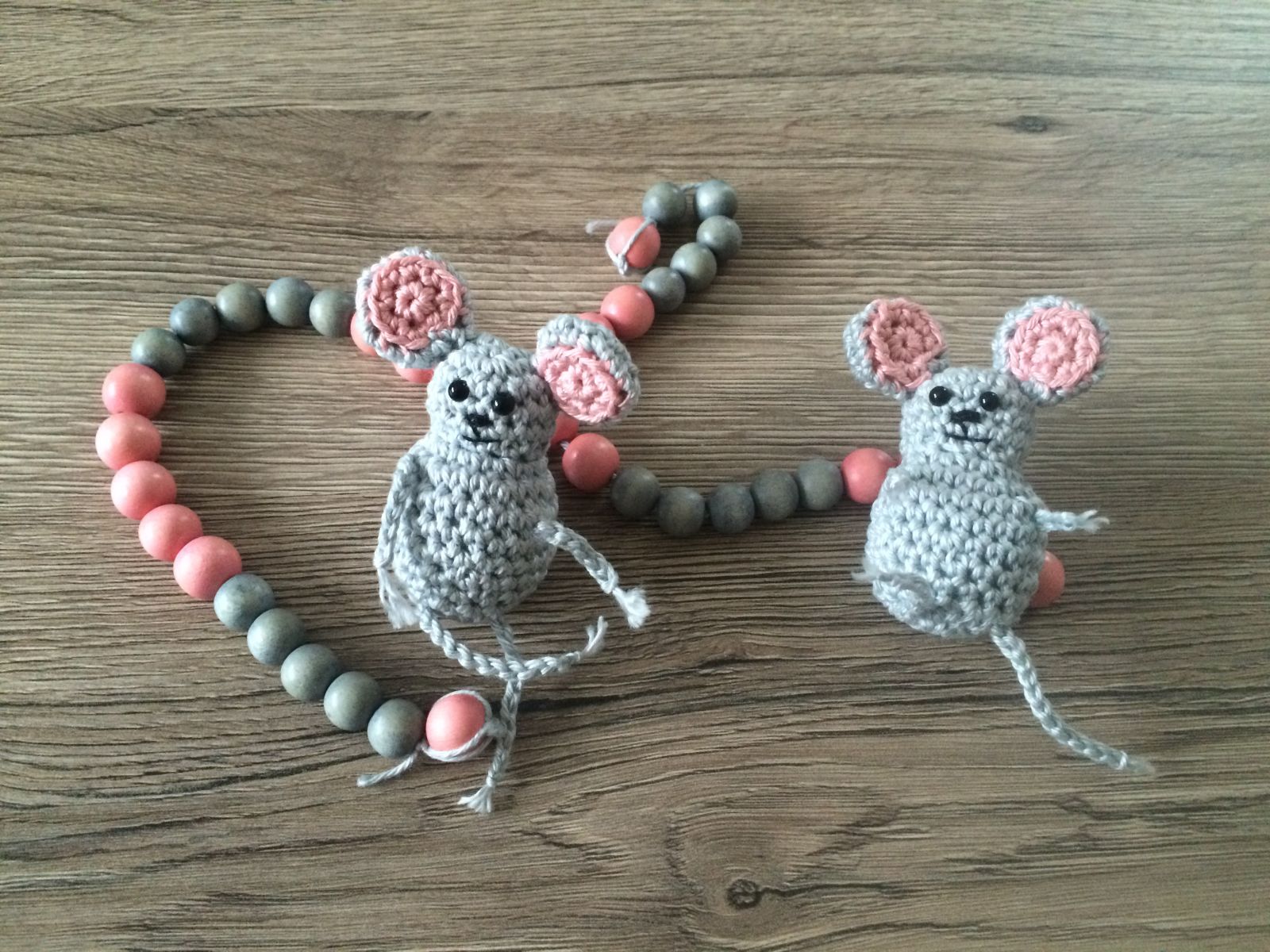 Blog-Inhaltsbild für 'Rechenmaus Alisa, kostenlose Häkelanleitung'