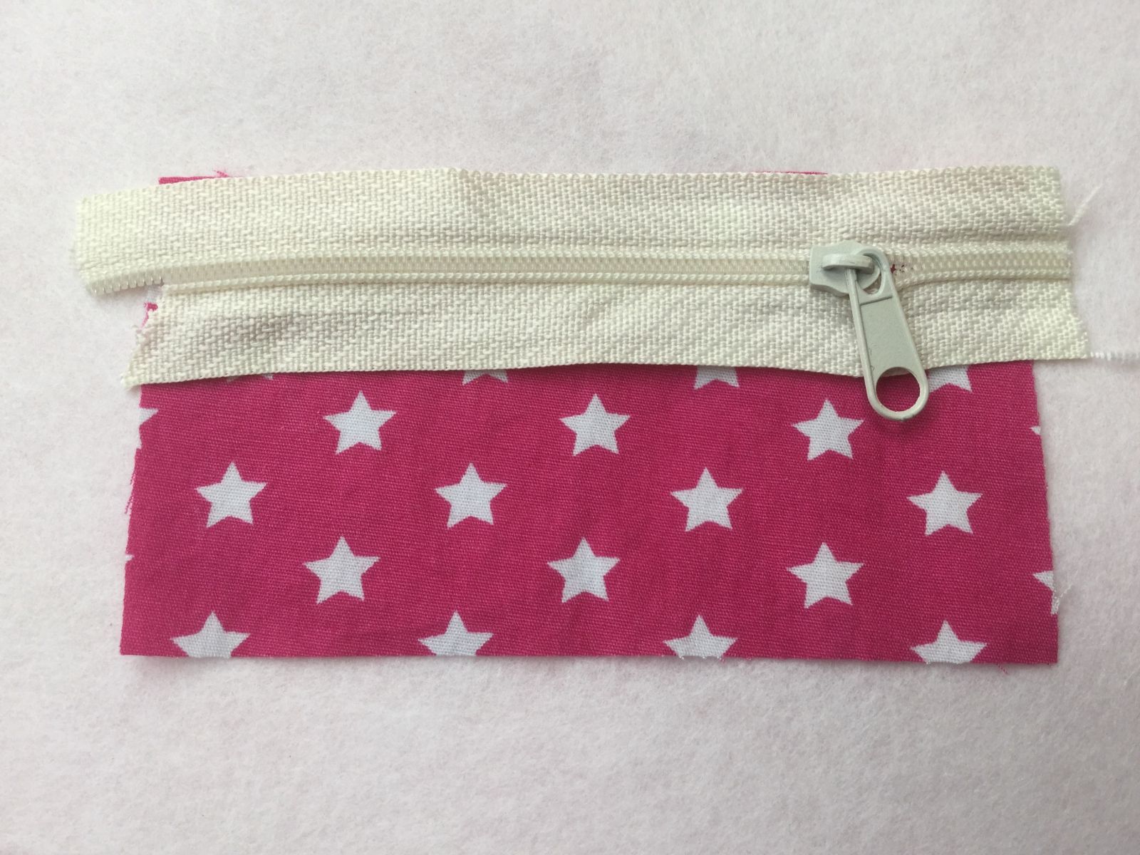 Blog-Inhaltsbild für 'kostenlose Nähanleitung Weihnachskugel für Geldgeschenke'