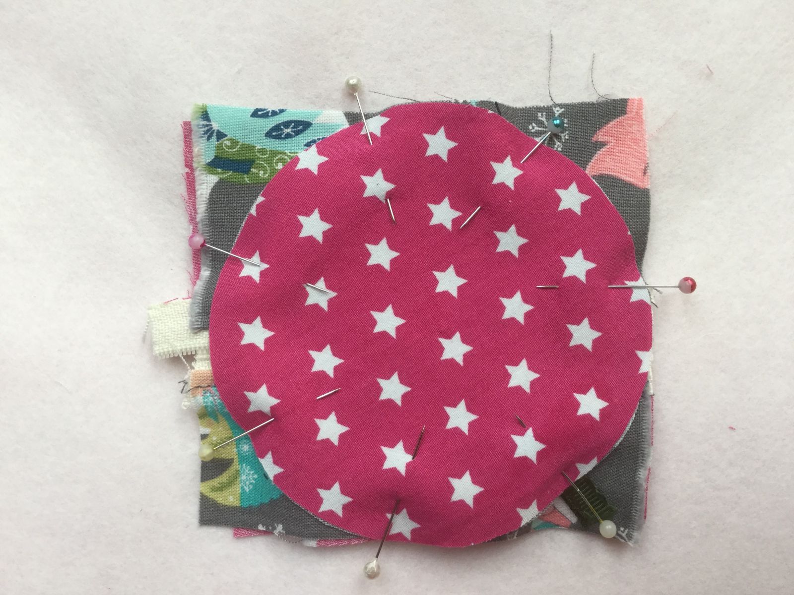 Blog-Inhaltsbild für 'kostenlose Nähanleitung Weihnachskugel für Geldgeschenke'