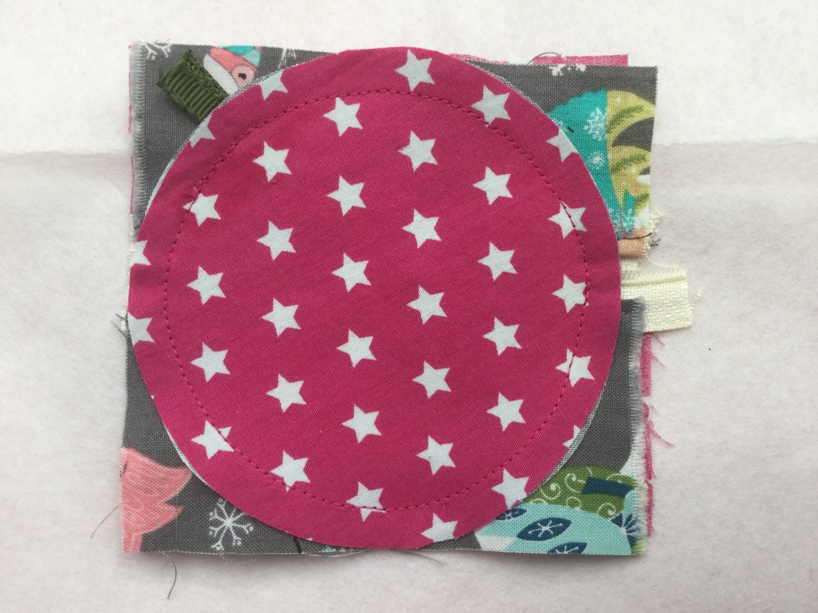 Blog-Inhaltsbild für 'kostenlose Nähanleitung Weihnachskugel für Geldgeschenke'