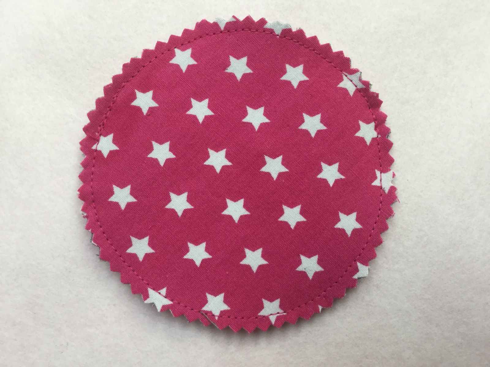 Blog-Inhaltsbild für 'kostenlose Nähanleitung Weihnachskugel für Geldgeschenke'