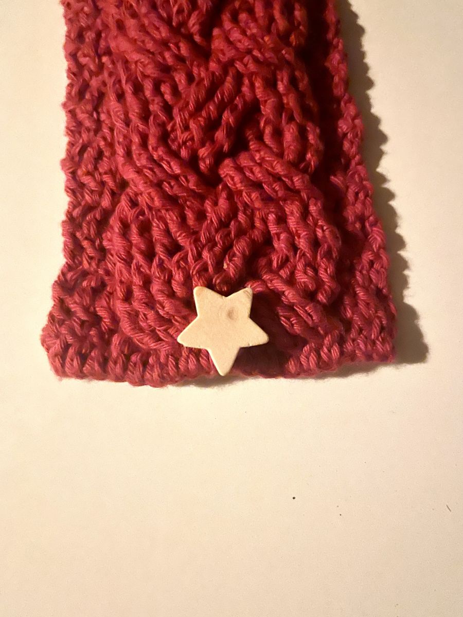 Blog-Inhaltsbild für '🧶 Tassenhülle im Flechtmuster – pure Häkel-Liebe für kalte Tage'