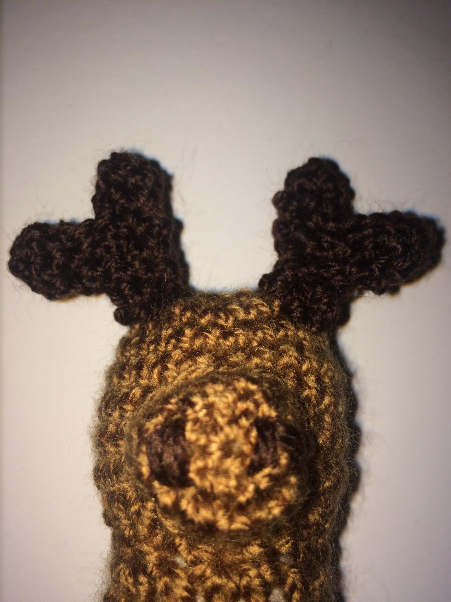 Blog-Inhaltsbild für 'Kostenlose Häkelanleitung - Kleiner Elch - Schlüsselanhänger - Taschenbaumler'