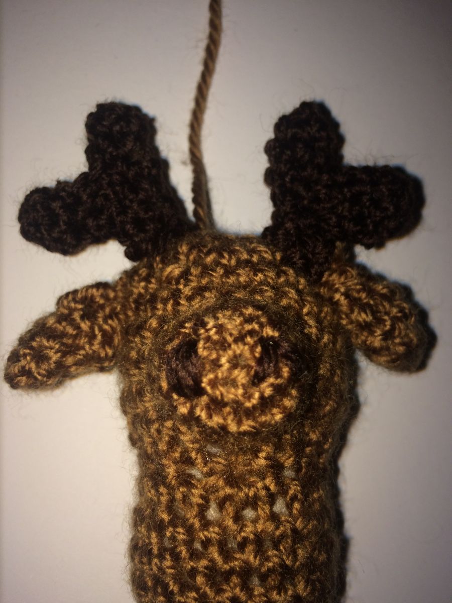 Blog-Inhaltsbild für 'Kostenlose Häkelanleitung - Kleiner Elch - Schlüsselanhänger - Taschenbaumler'