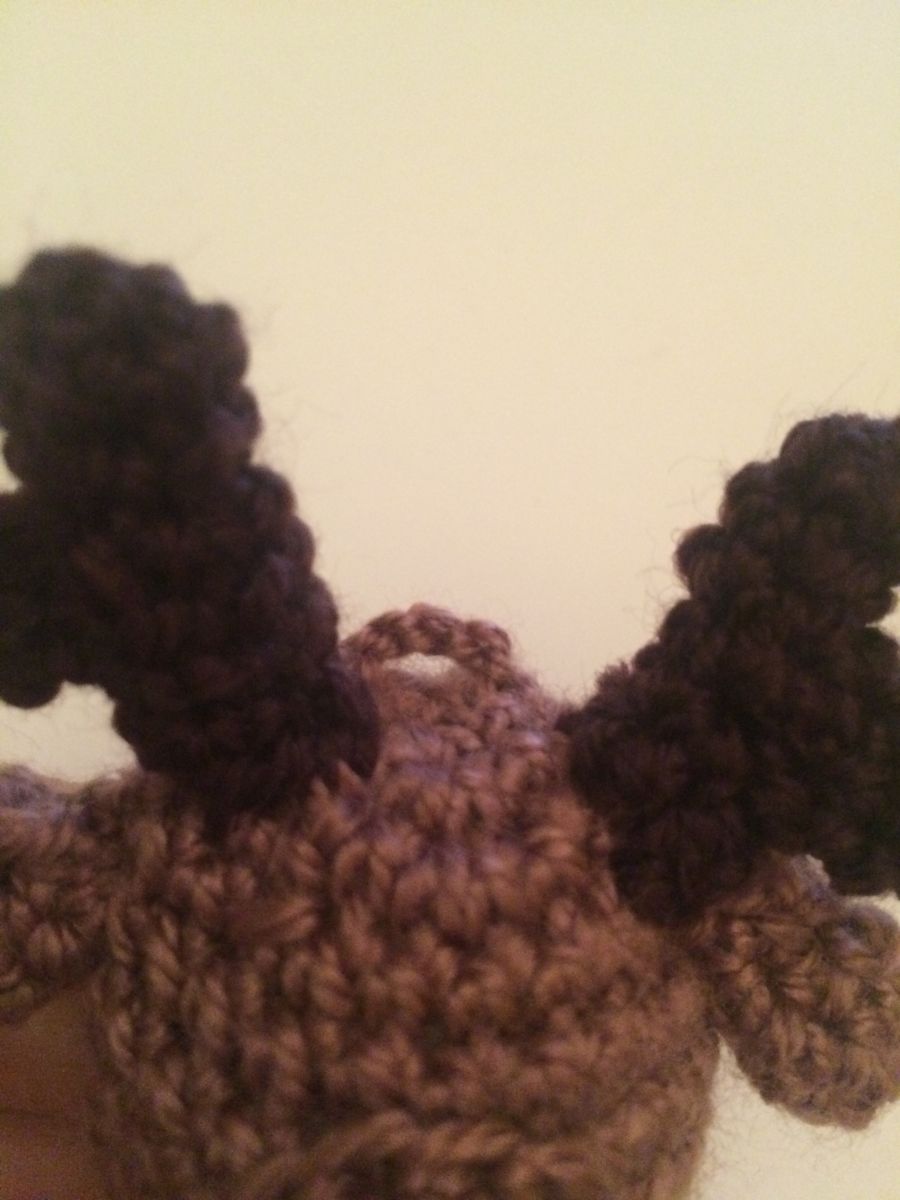 Blog-Inhaltsbild für 'Kostenlose Häkelanleitung - Kleiner Elch - Schlüsselanhänger - Taschenbaumler'