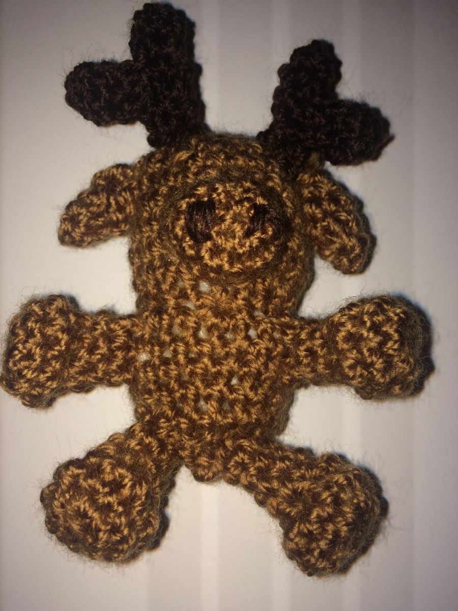 Blog-Inhaltsbild für 'Kostenlose Häkelanleitung - Kleiner Elch - Schlüsselanhänger - Taschenbaumler'