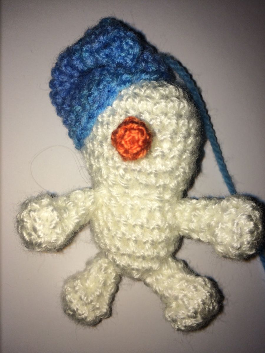 Blog-Inhaltsbild für 'Kostenlose Häkelanleitung - kleiner Schneemann - Schlüsselanhänger . Taschenbaumler'