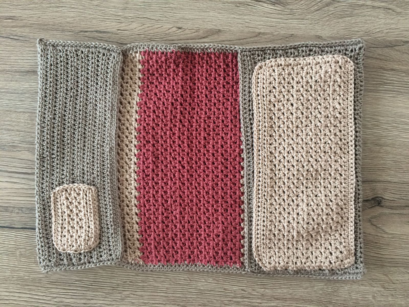 Blog-Inhaltsbild für 'Family- Organizer, kostenlose Häkelanleitung'