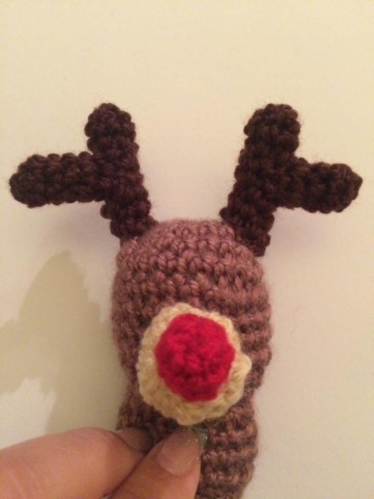 Blog-Inhaltsbild für 'Kostenlose Häkelanleitung - Kleines Rentier - Schlüsselanhänger - Taschenbaumler'
