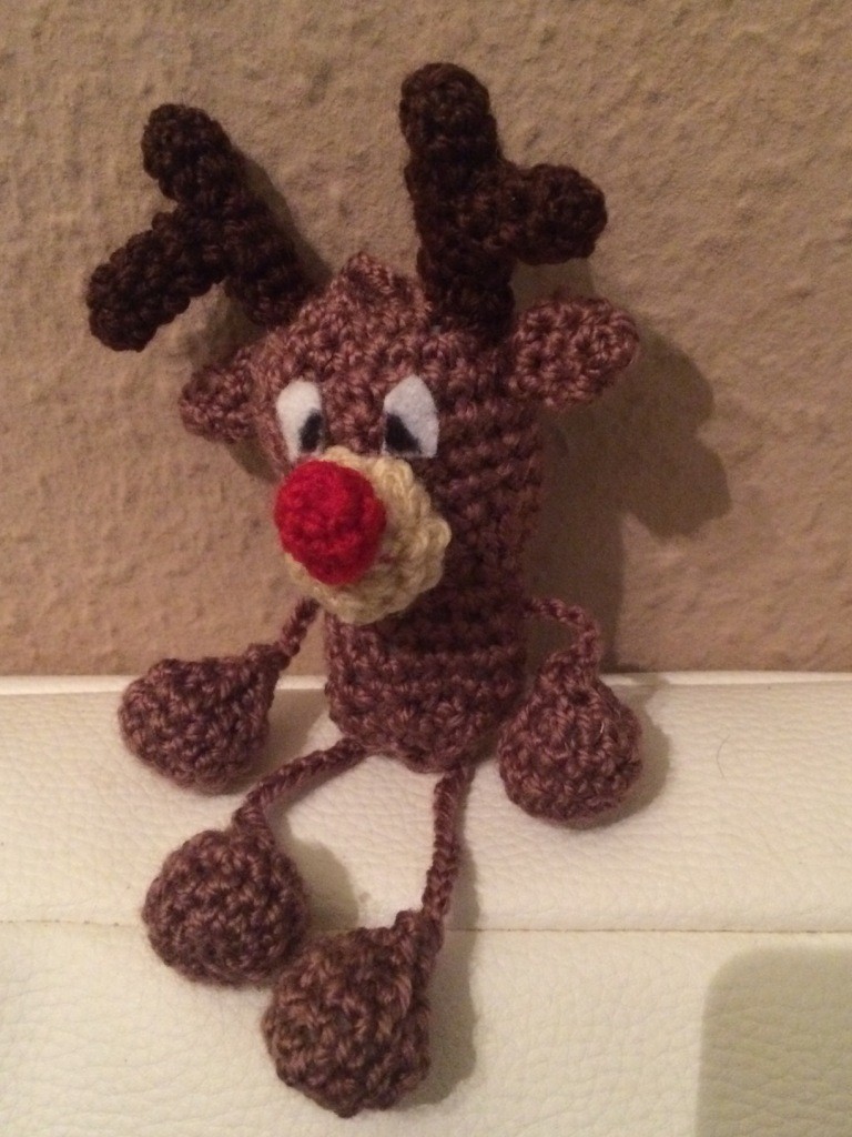 Blog-Inhaltsbild für 'Kostenlose Häkelanleitung - Kleines Rentier - Schlüsselanhänger - Taschenbaumler'