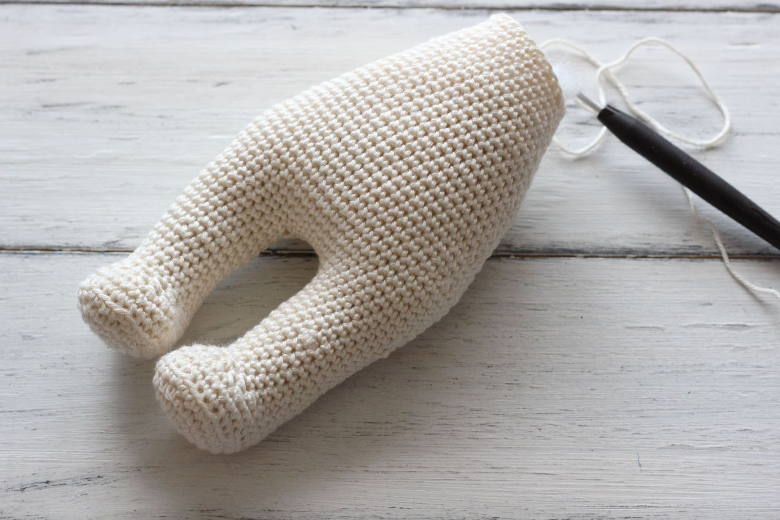 Blog-Inhaltsbild für 'Puppe häkeln. Kostenlose Anleitung für Erdbeerpuppe'