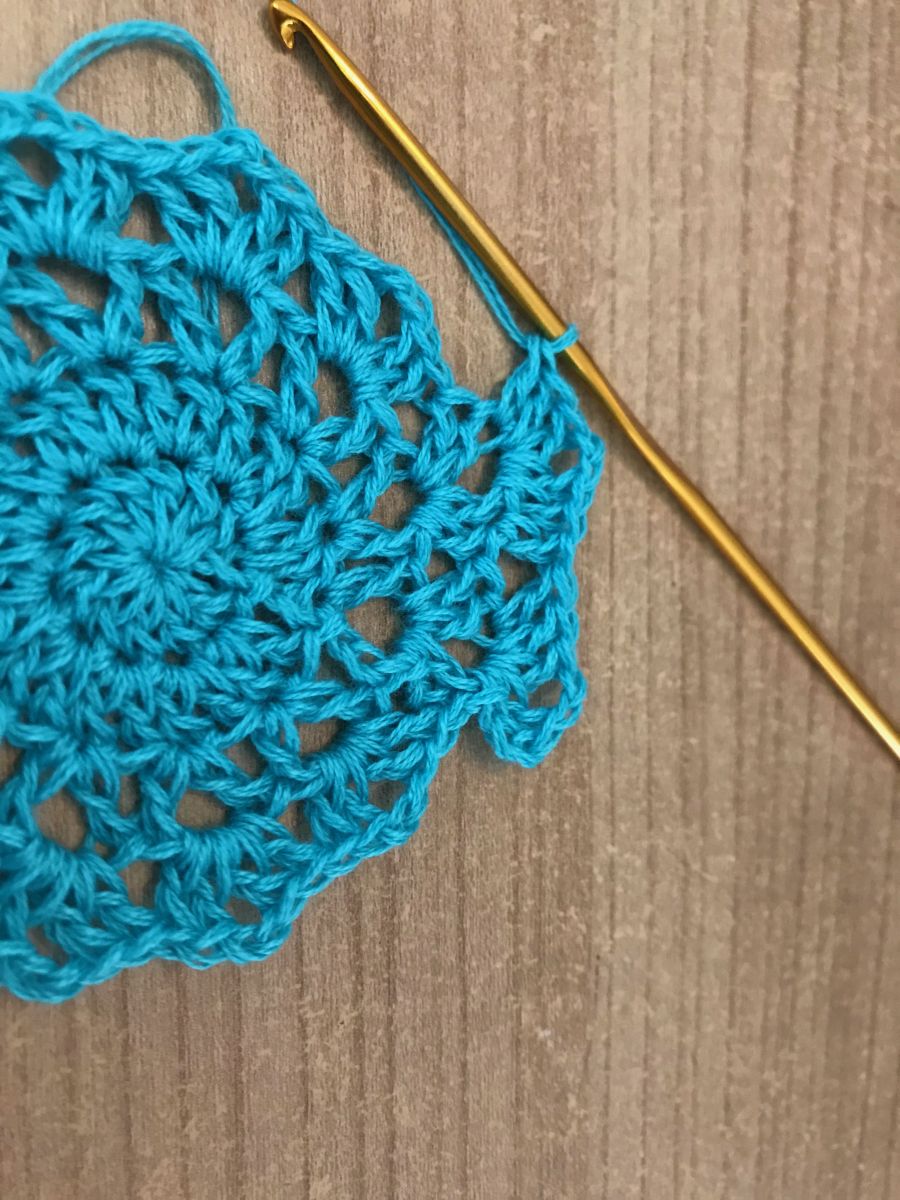 Blog-Inhaltsbild für 'Häkelanleitung Sternendecke - Platzdeckchen'