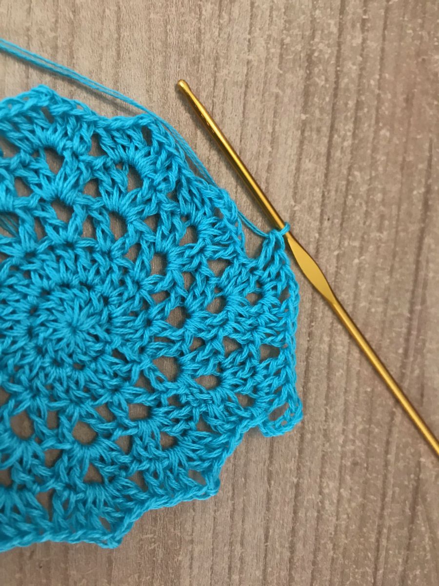 Blog-Inhaltsbild für 'Häkelanleitung Sternendecke - Platzdeckchen'