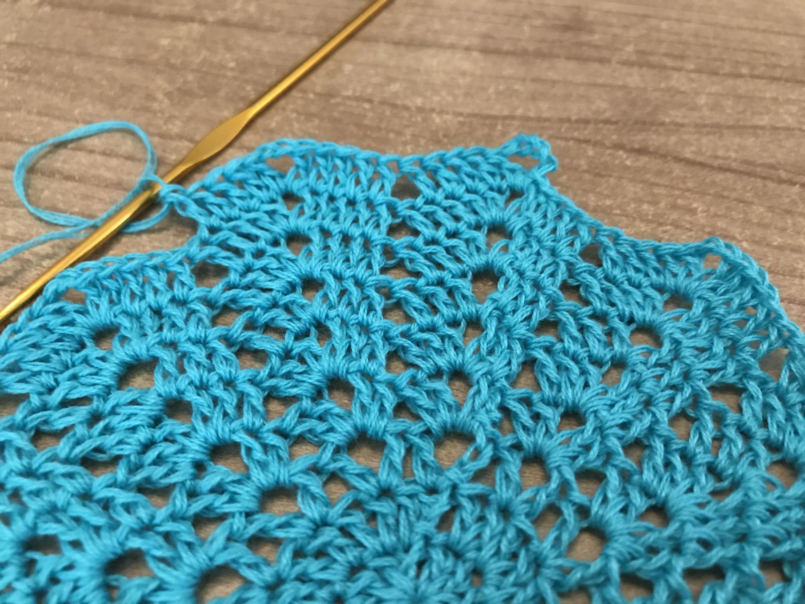 Blog-Inhaltsbild für 'Häkelanleitung Sternendecke - Platzdeckchen'