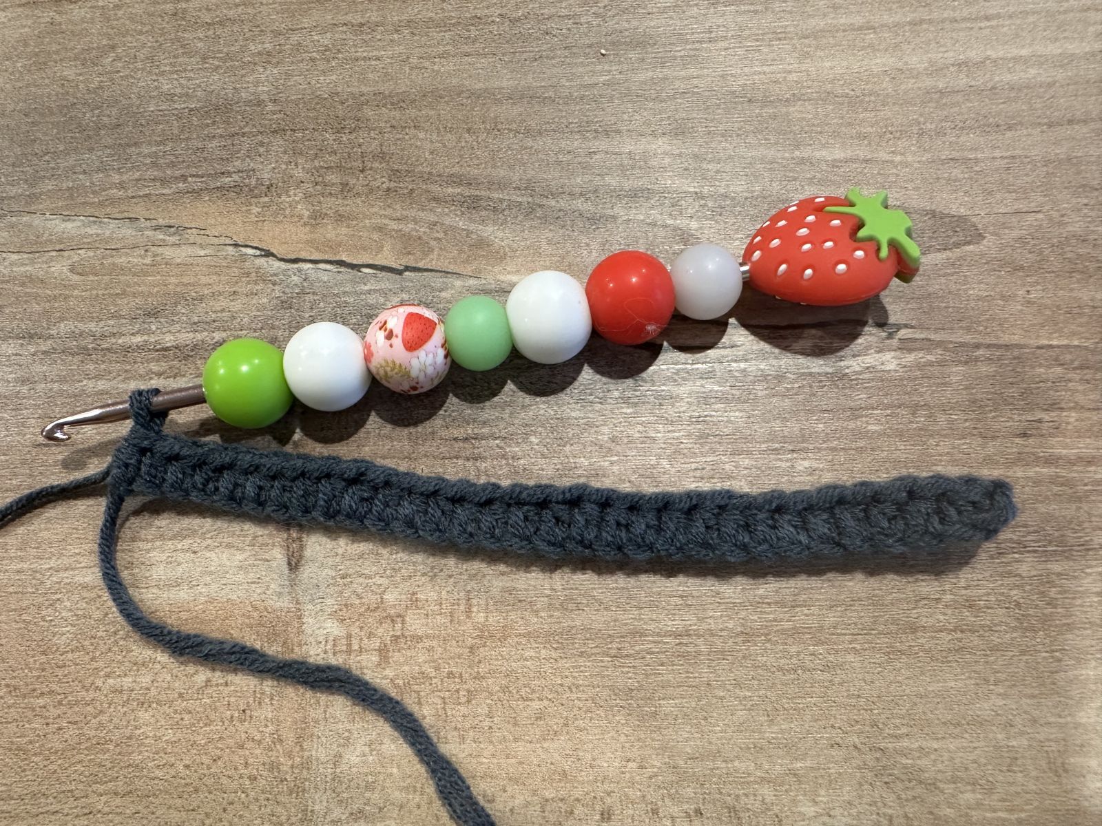 Blog content image for 'Small Crocheted Table Decorations for New Year’s Eve – Fortune Cookies with Wishes & Simple Cutlery Holders with Horseshoes'
