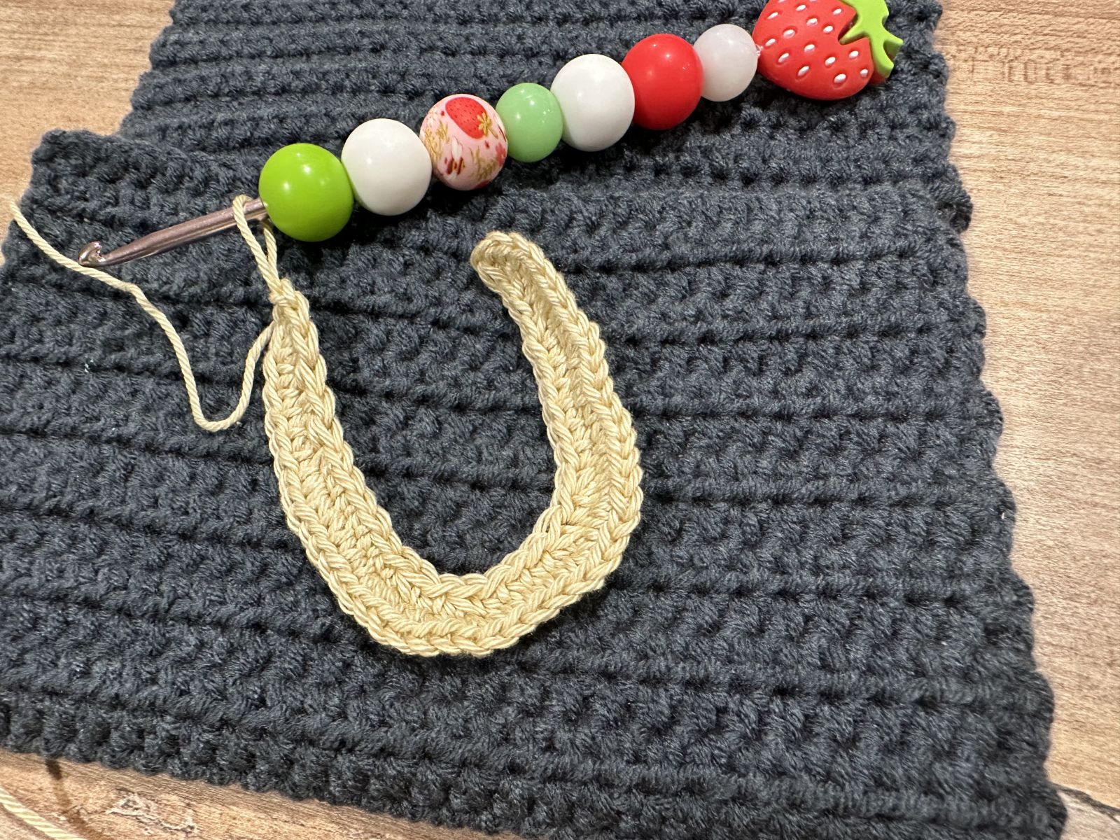 Blog content image for 'Small Crocheted Table Decorations for New Year’s Eve – Fortune Cookies with Wishes & Simple Cutlery Holders with Horseshoes'