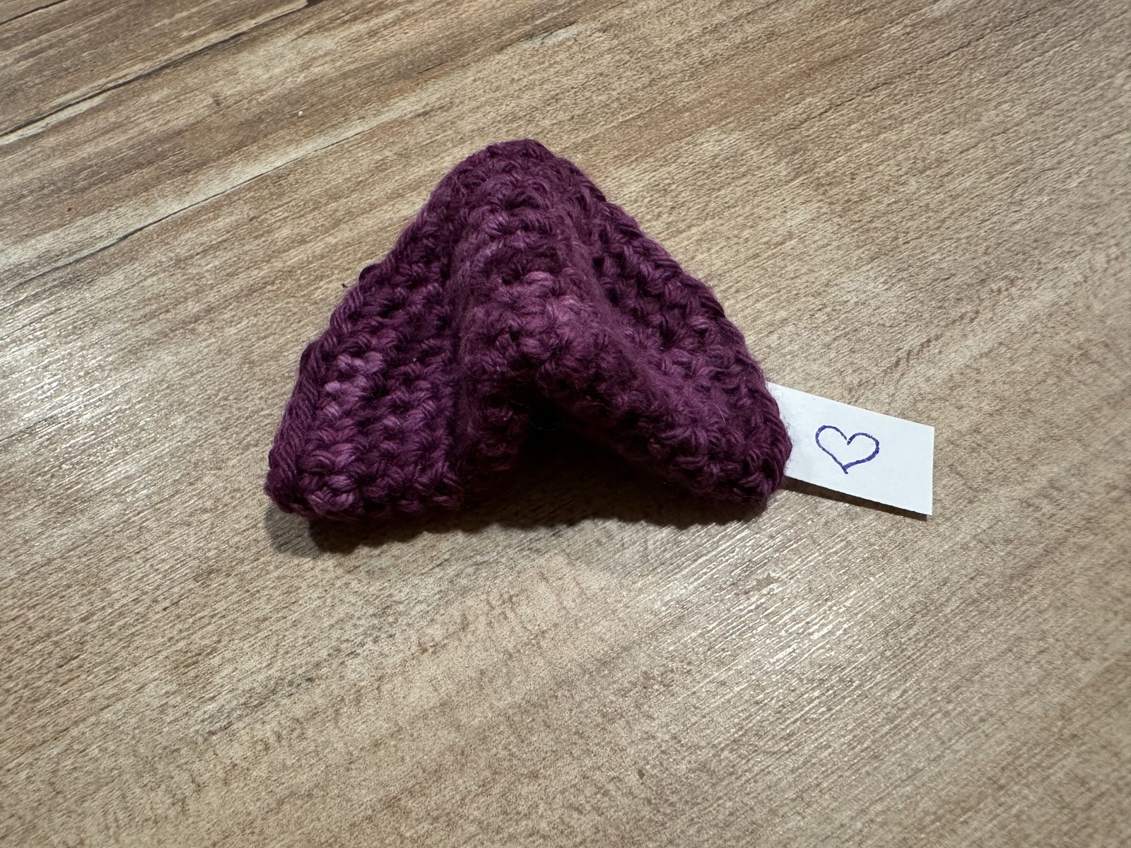 Blog content image for 'Small Crocheted Table Decorations for New Year’s Eve – Fortune Cookies with Wishes & Simple Cutlery Holders with Horseshoes'