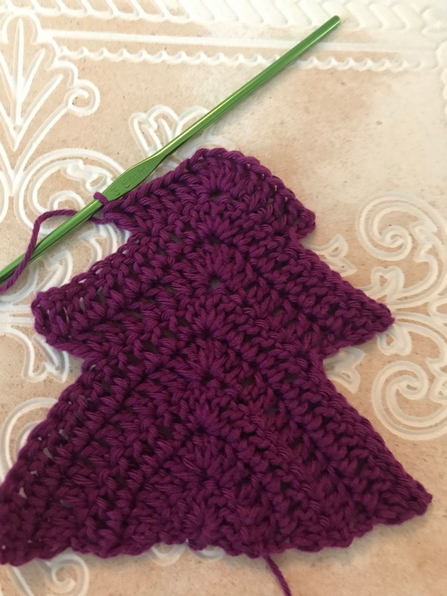 Blog-Inhaltsbild für 'Häkelanleitung Tannenbaum am Stiel'