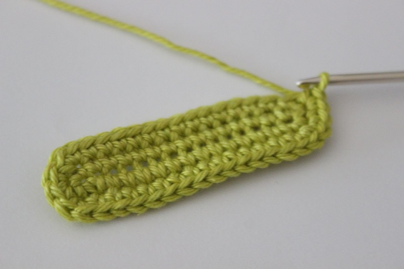 Blog content image for 'Free Crochet Pattern for Daisy Baby Booties'