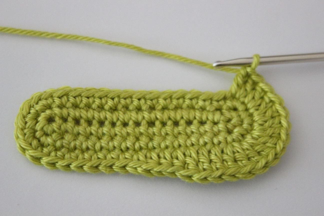 Blog content image for 'Free Crochet Pattern for Daisy Baby Booties'