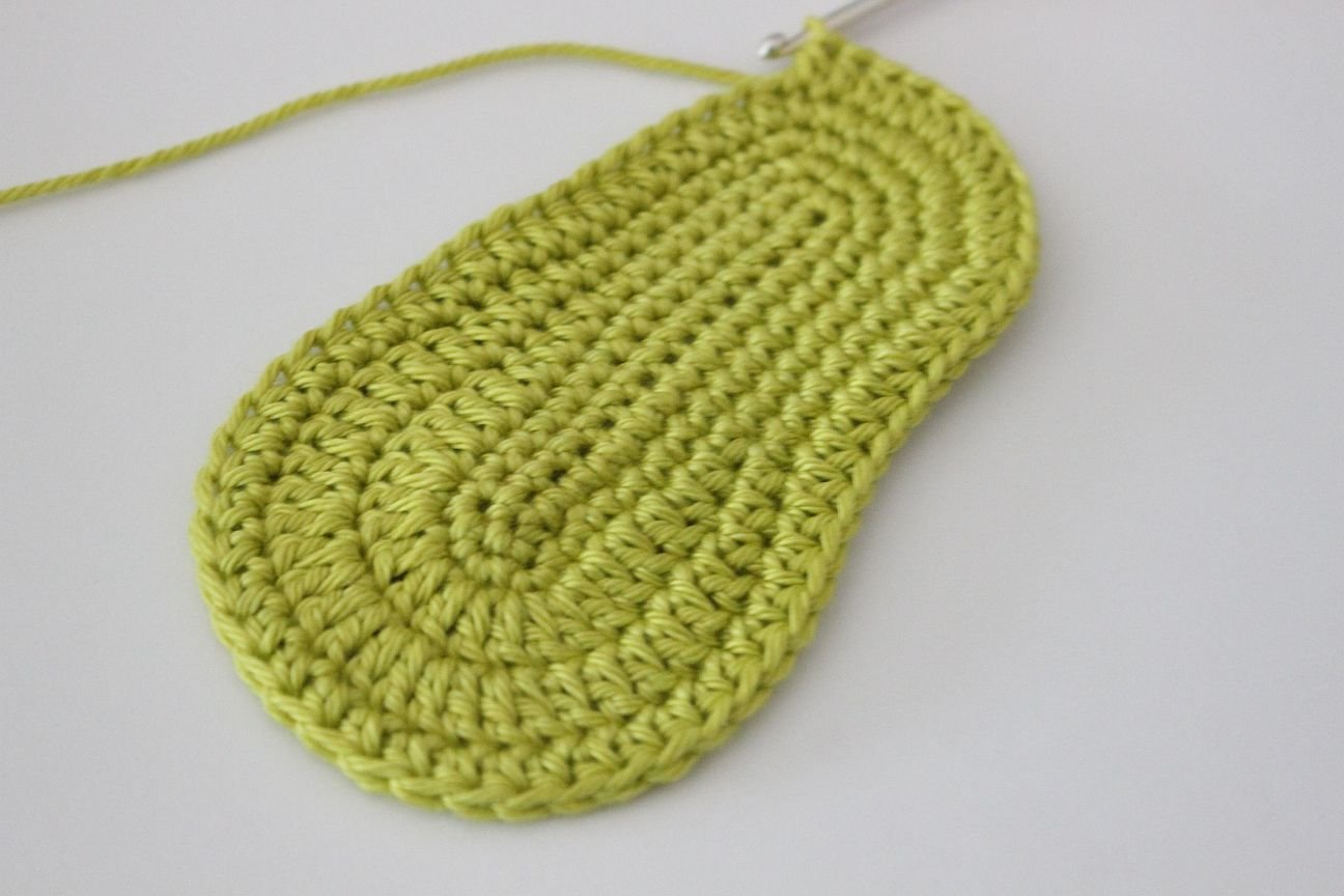 Blog content image for 'Free Crochet Pattern for Daisy Baby Booties'