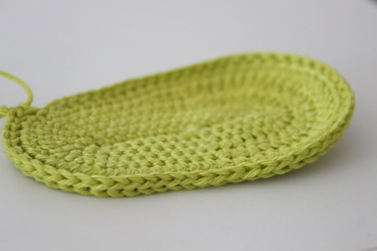 Blog content image for 'Free Crochet Pattern for Daisy Baby Booties'