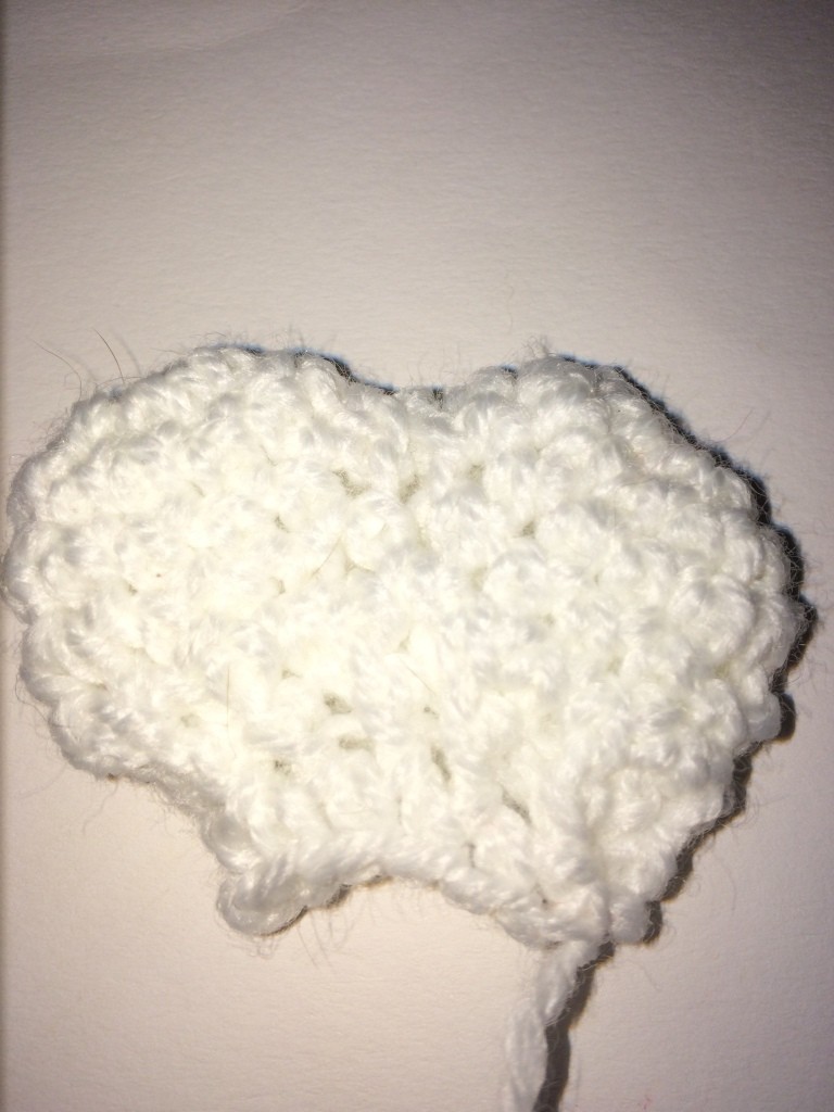 Blog-Inhaltsbild für 'Kostenlose Häkelanleitung - Kleines Schutz-Bärchen auf der Wolke'