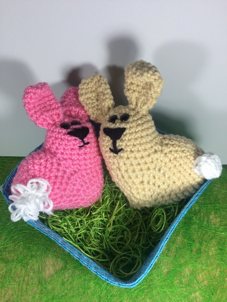 Blog-Inhaltsbild für 'Kostenlose Häkelanleitung - Zwei kleine Hasenherzen'