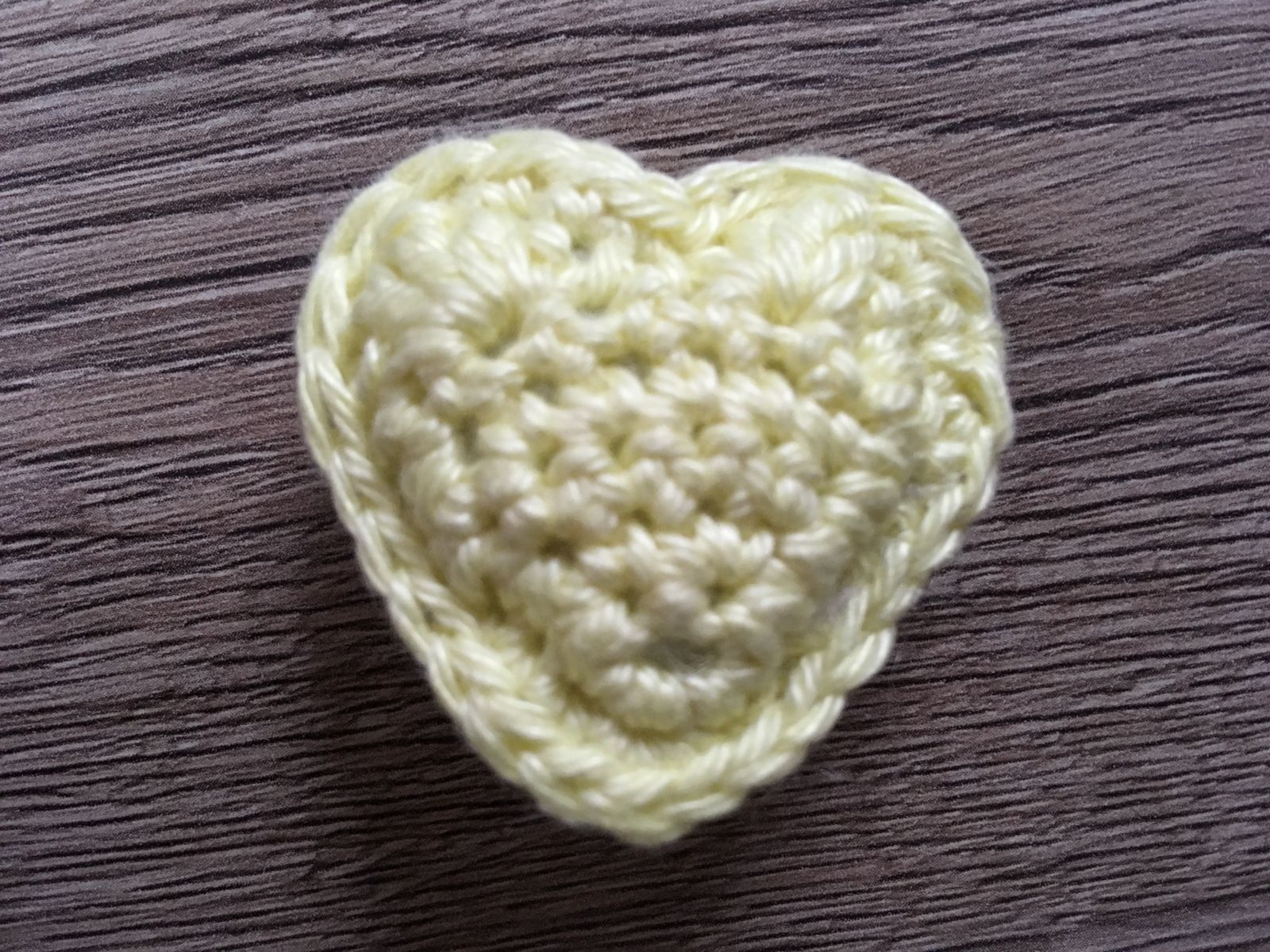 Blog-Inhaltsbild für 'Kostenlose Anleitung, herzige Blumen'