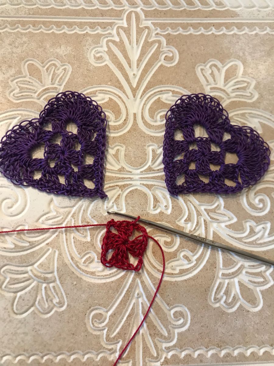 Blog-Inhaltsbild für 'Häkelanleitung für Herzapplikation Lesezeichen / Anhänger'