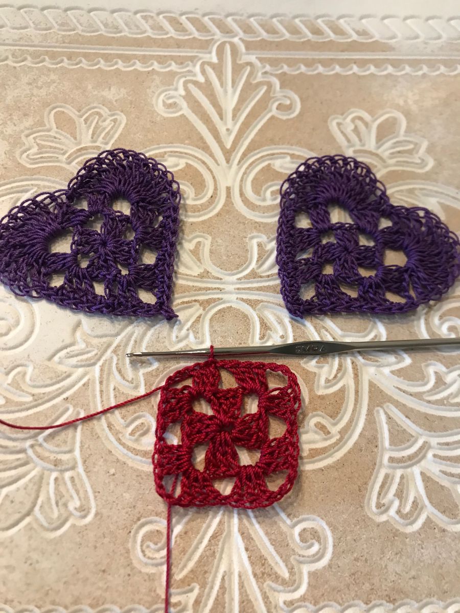 Blog-Inhaltsbild für 'Häkelanleitung für Herzapplikation Lesezeichen / Anhänger'