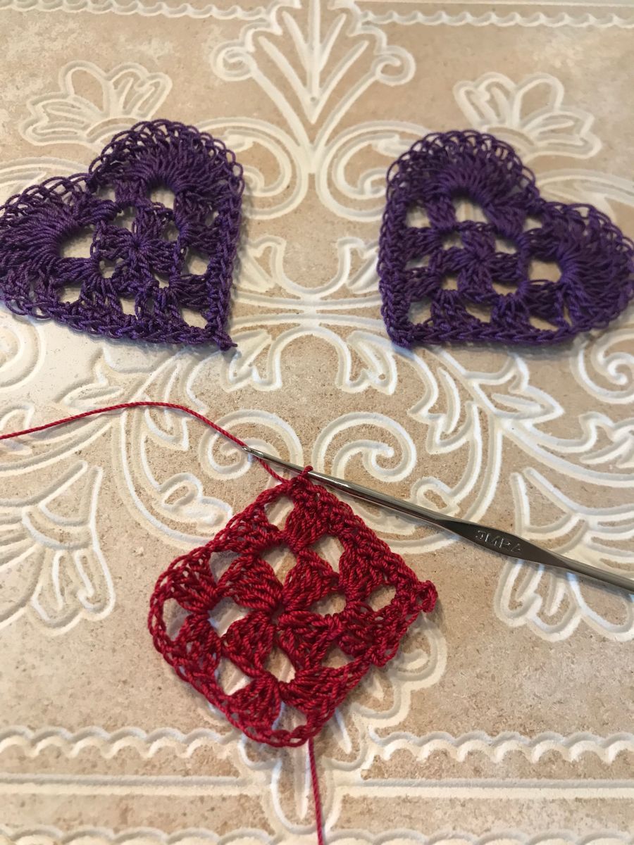 Blog-Inhaltsbild für 'Häkelanleitung für Herzapplikation Lesezeichen / Anhänger'