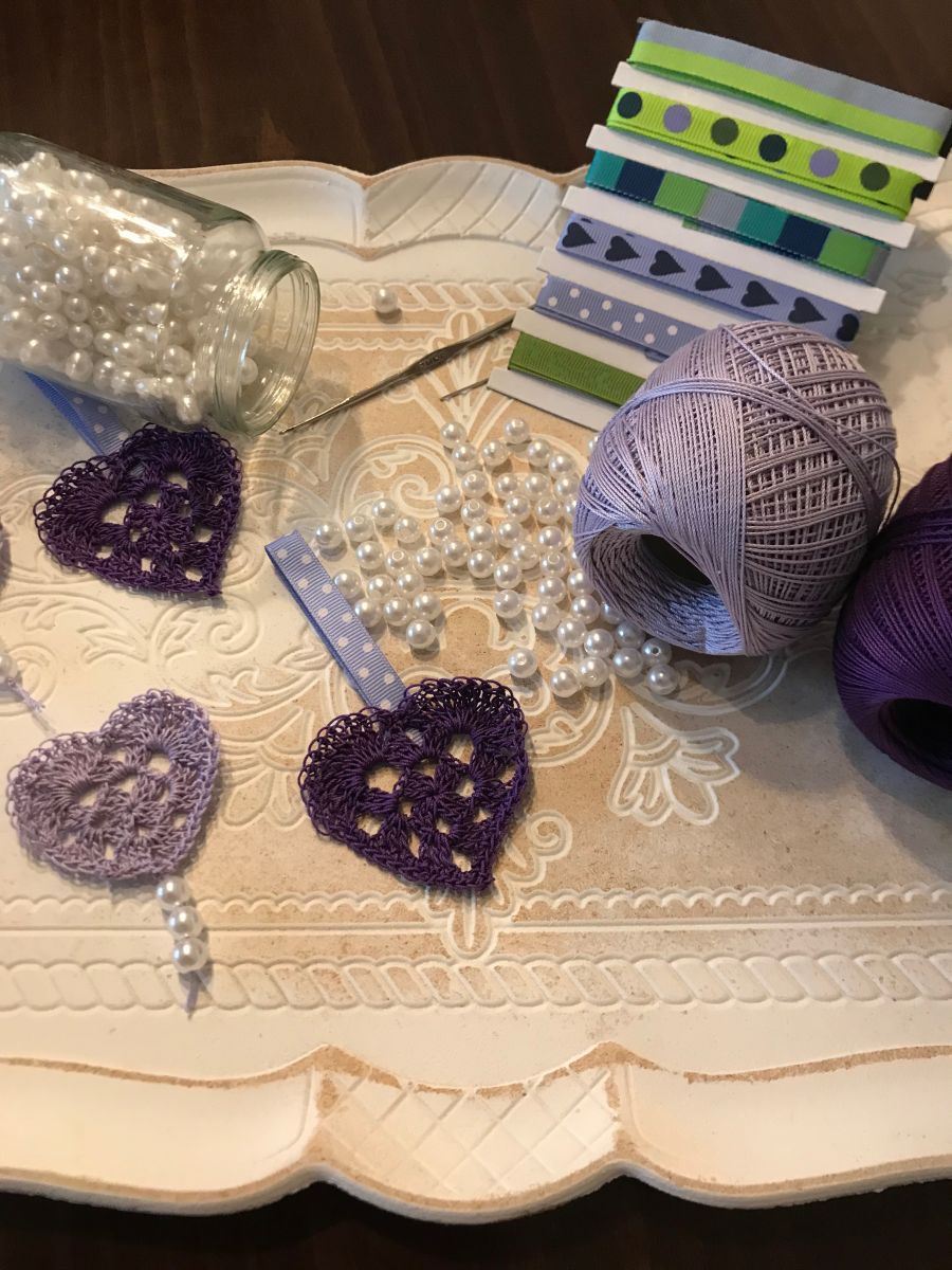 Blog-Inhaltsbild für 'Häkelanleitung für Herzapplikation Lesezeichen / Anhänger'