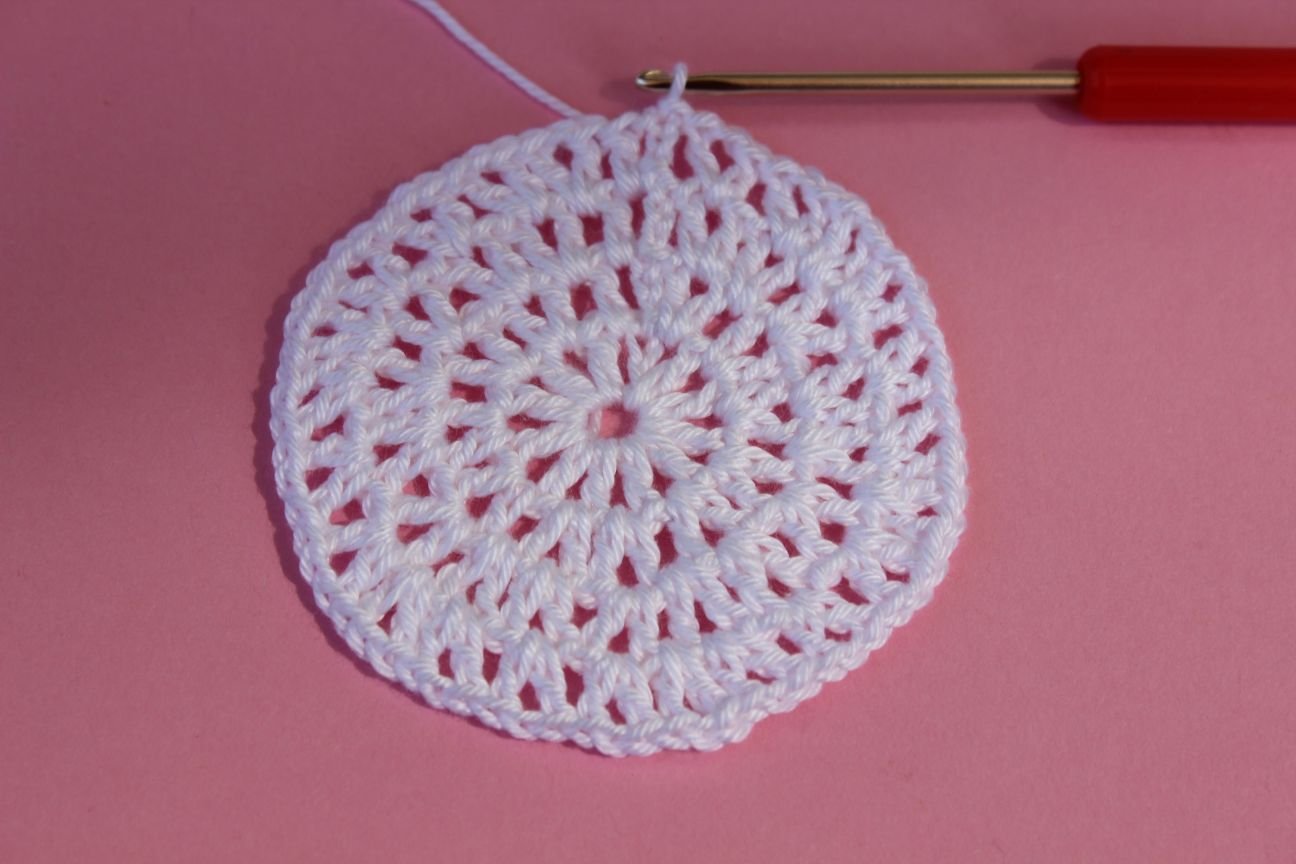 Blog content image for 'Free Crochet Pattern. V-Stitch Baby Hat'