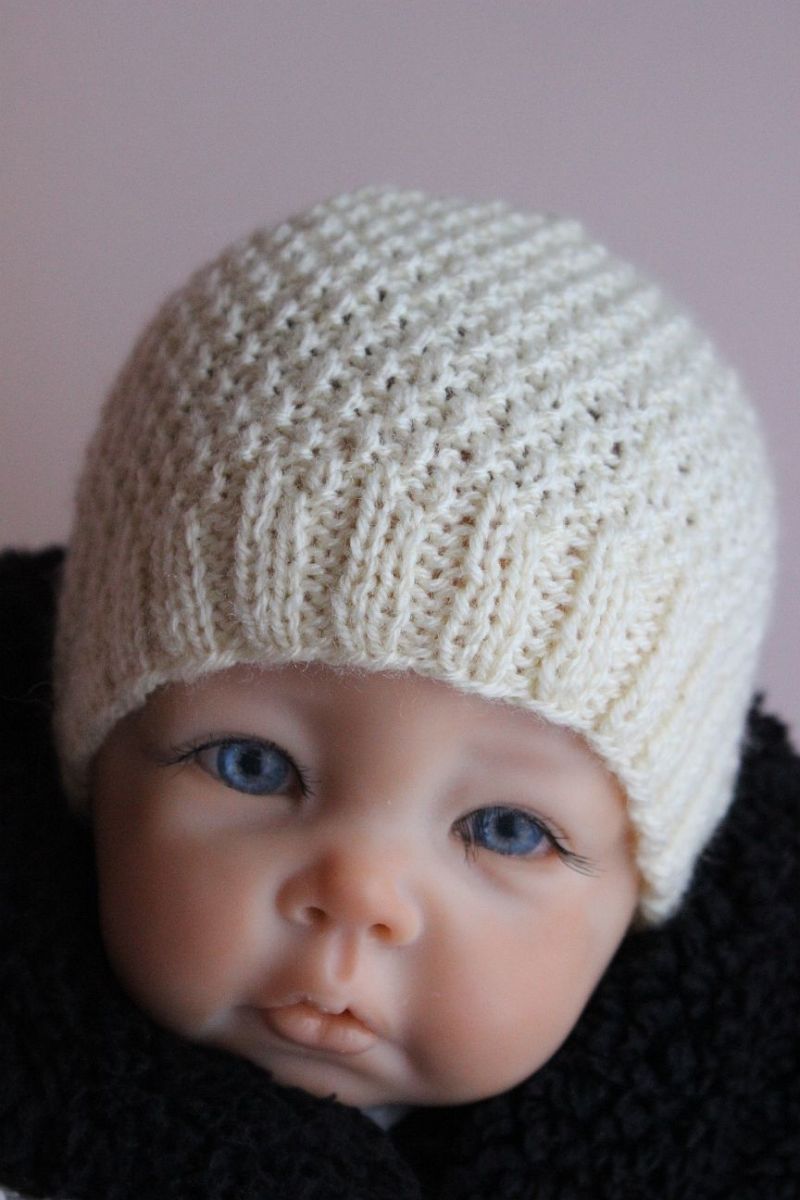 FREE Baby Bonnet Knitting Pattern