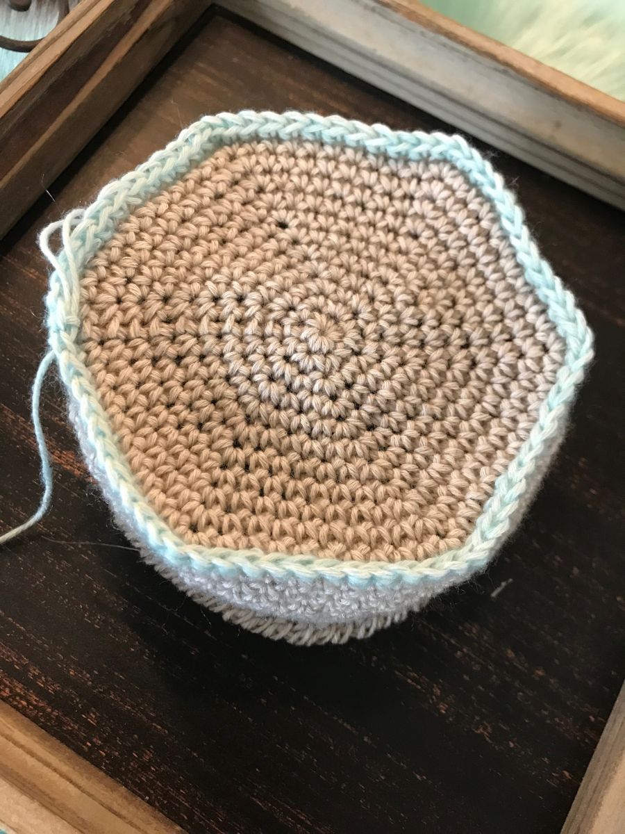 Blog-Inhaltsbild für 'Körbchen / Utensilo häkeln'