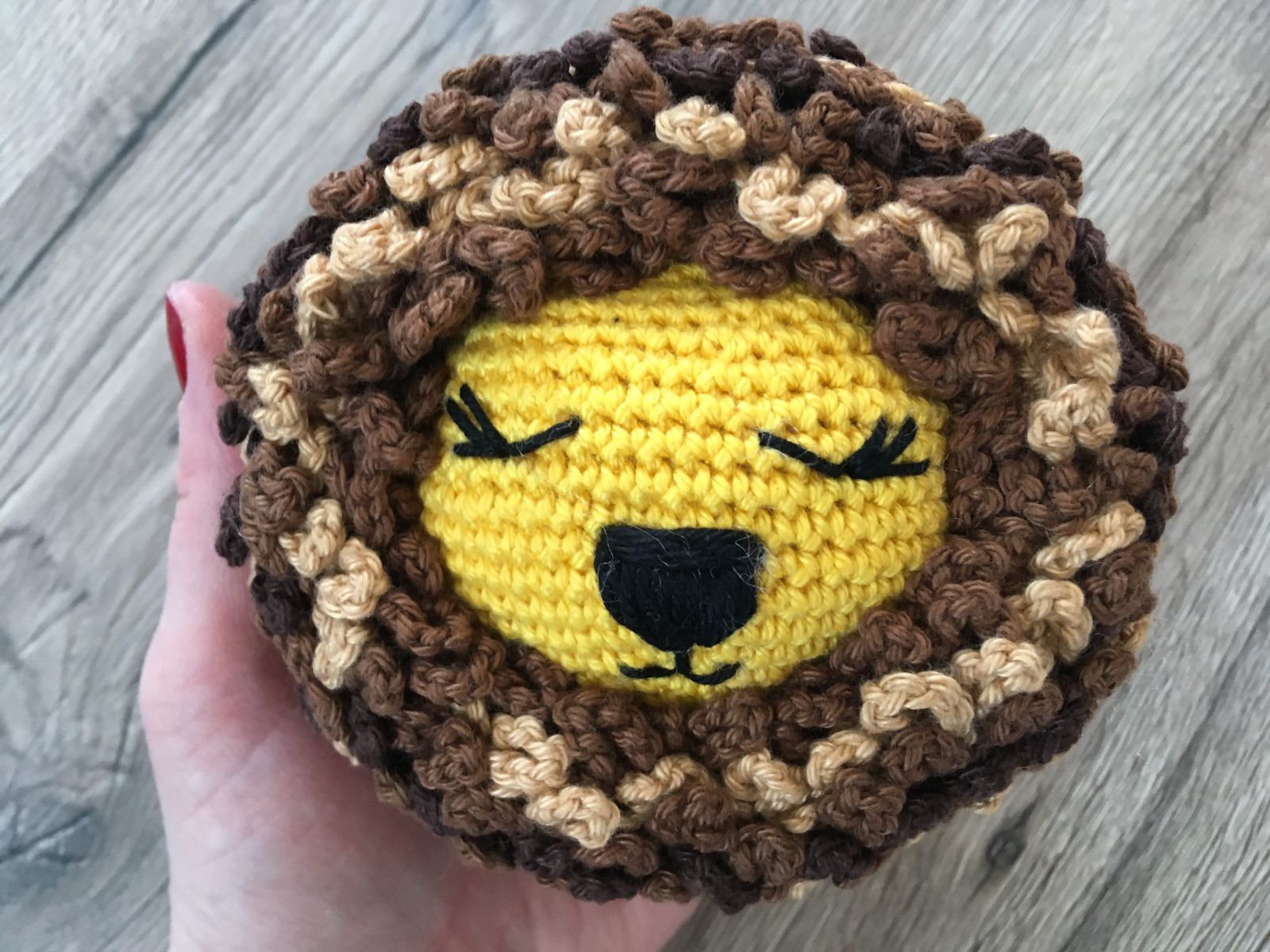 Blog-Inhaltsbild für 'Löwe Luki, kostenlose Häkelanleitung'