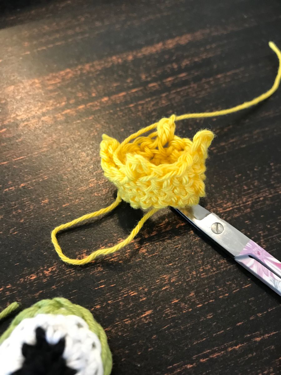 Blog-Inhaltsbild für 'Minitasche mit Froschapplikation in 3D Optik'