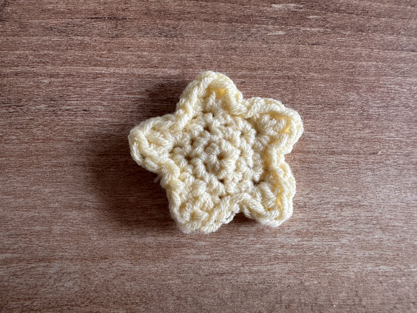 Blog-Inhaltsbild für 'Laterne häkeln für Sankt Martin – kostenlose Anleitung mit Upcycling-Idee'