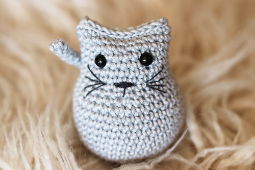 Blog-Inhaltsbild für 'Kleine Katze "Karly" - Kostenlose Häkelanleitung'