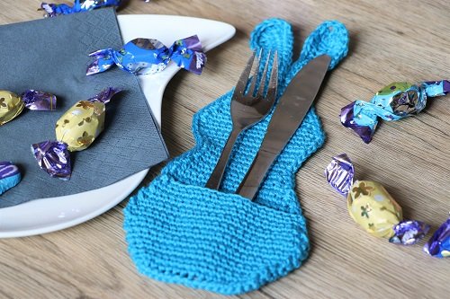 Blog-Inhaltsbild für 'Kostenlose Häkelanleitung für eine Oster-Bestecktasche'
