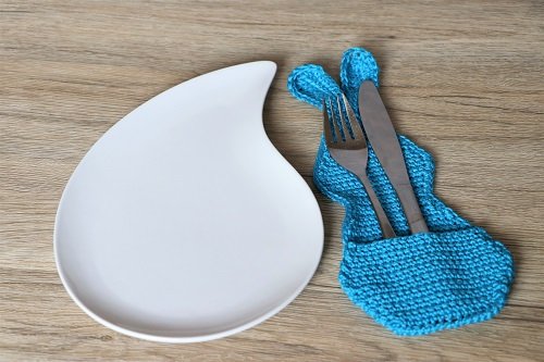 Blog-Inhaltsbild für 'Kostenlose Häkelanleitung für eine Oster-Bestecktasche'