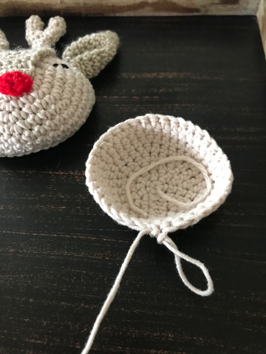 Blog-Inhaltsbild für 'Dekokette mit Rentier häkeln'