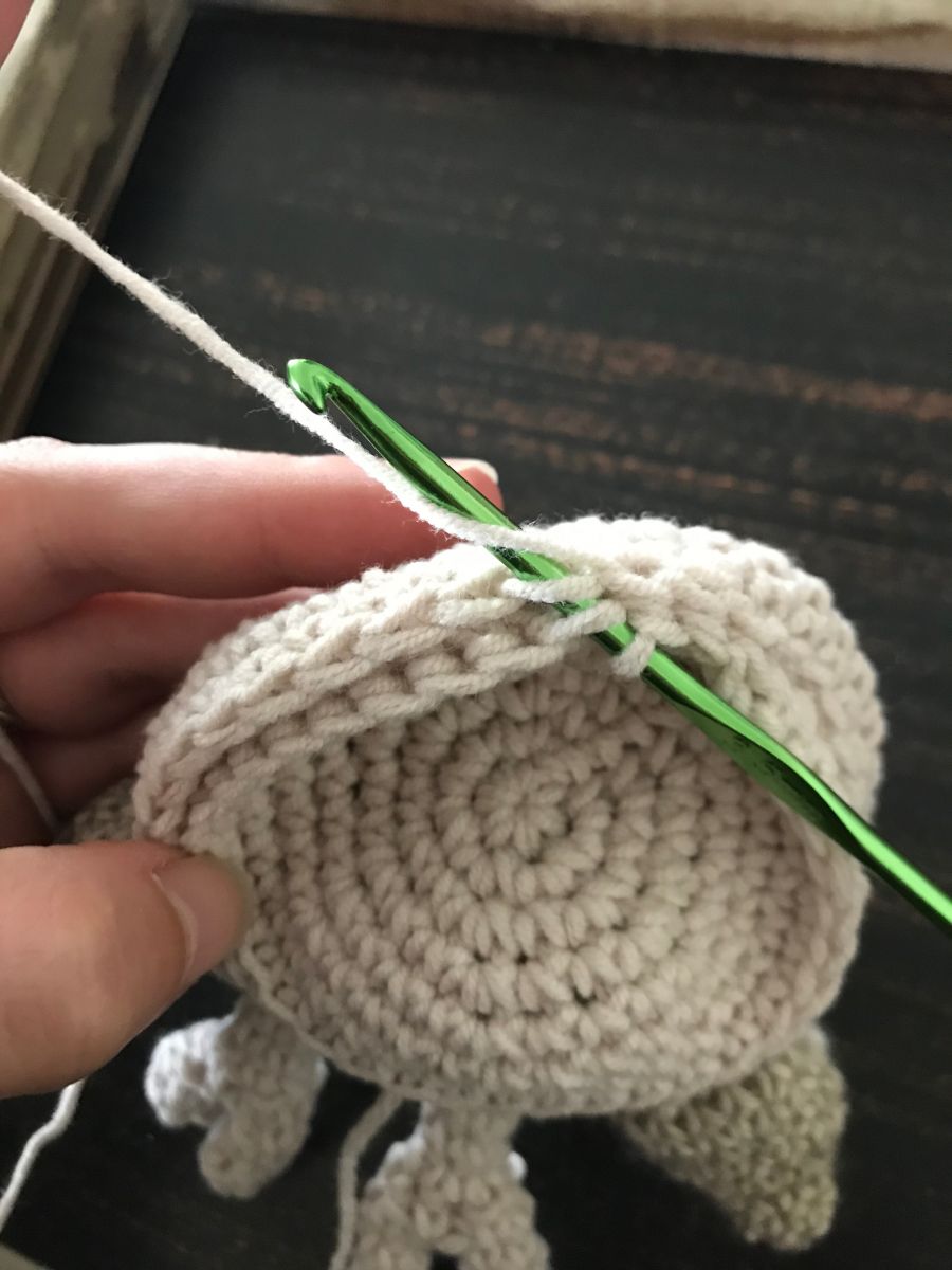 Blog-Inhaltsbild für 'Dekokette mit Rentier häkeln'