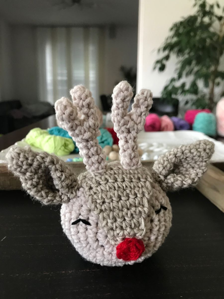 Blog-Inhaltsbild für 'Dekokette mit Rentier häkeln'