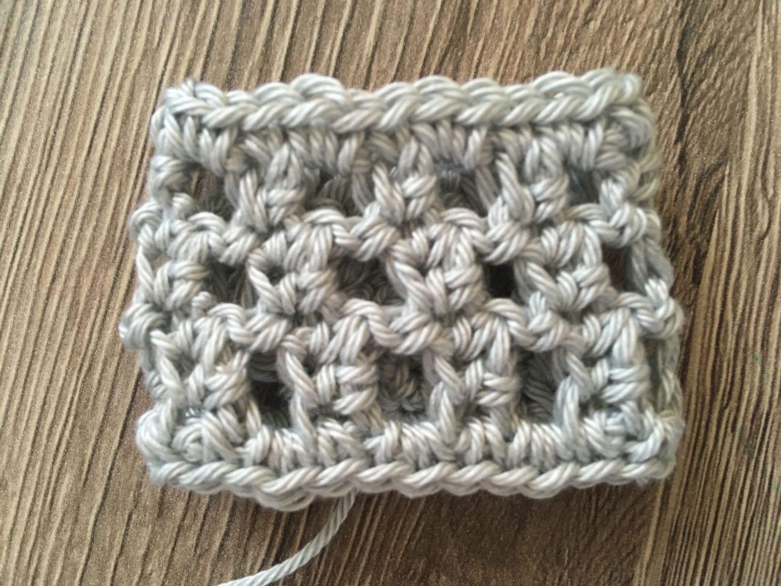 Blog-Inhaltsbild für 'Haarband Mia, kostenlose Häkelanleitung'