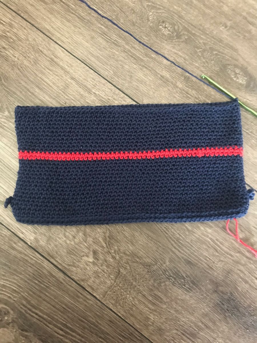 Blog-Inhaltsbild für 'Turnbeutel Marine häkeln'