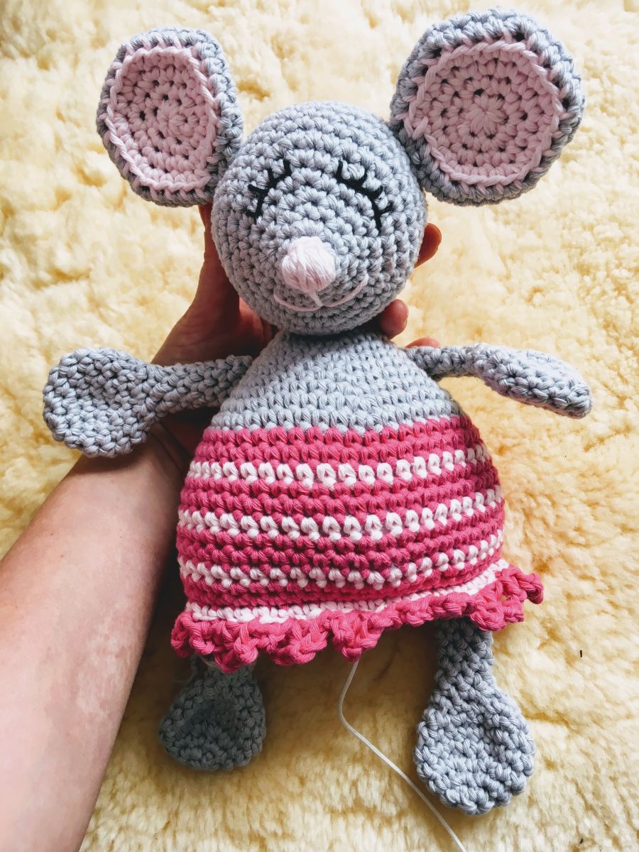 Blog-Inhaltsbild für 'Kostenlose Häkelanleitung, Spieluhr Maus Marla'