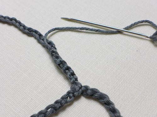 Blog-Inhaltsbild für 'Ganz einfach aus Wollresten: Spielball für Katzen'